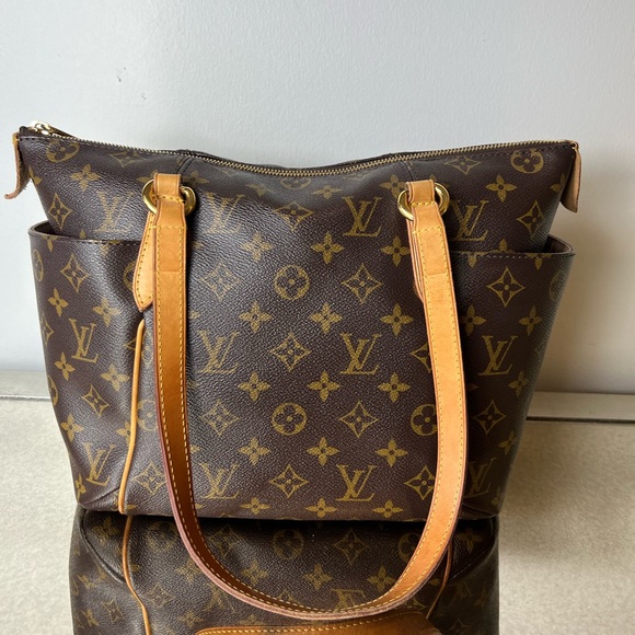 Totally Handbag Monogram - Picture 5 of 9